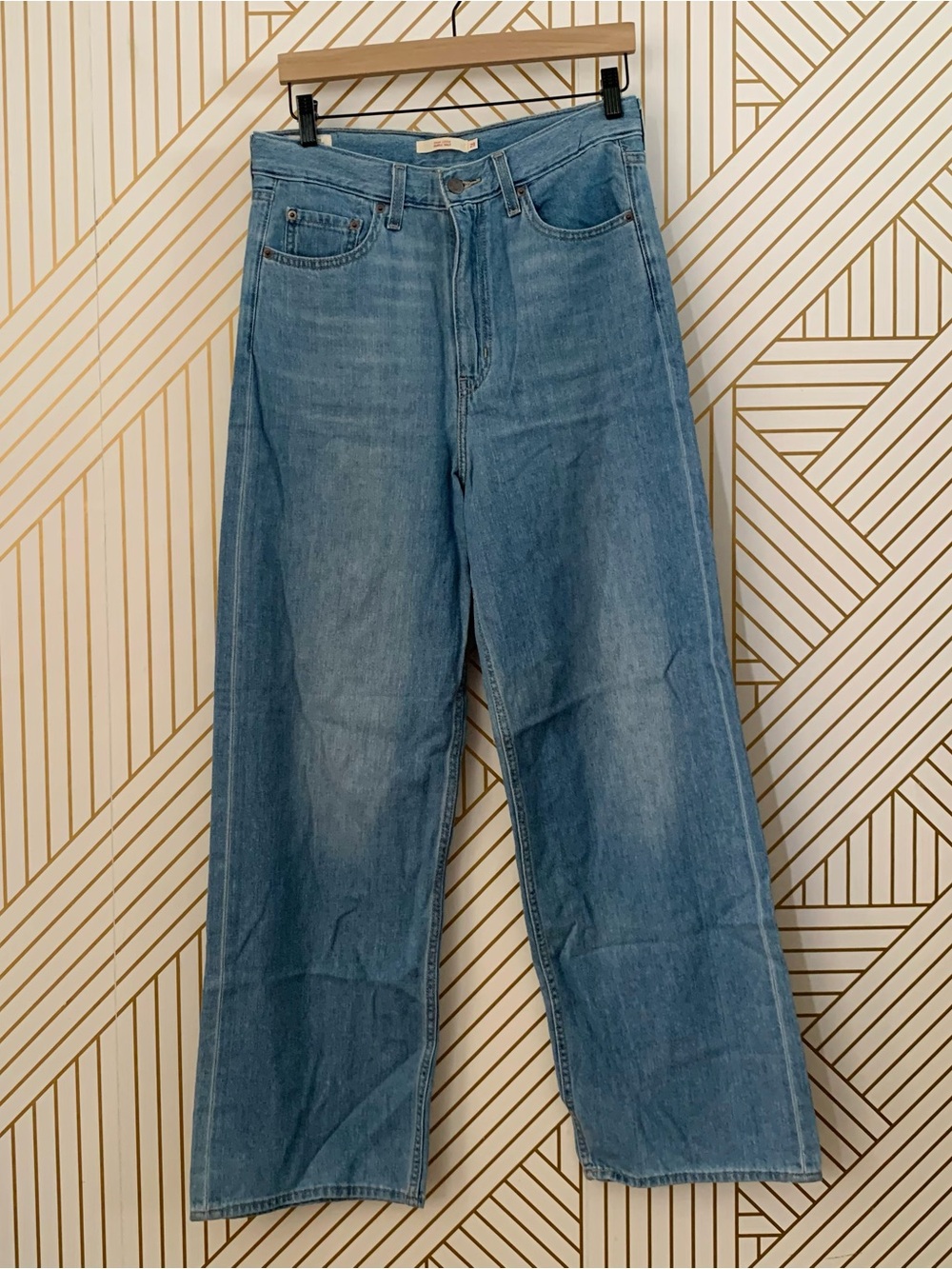 Levi's Premium High Loose Super High Rise Relaxed Wide Leg Light Wash Jean 29
